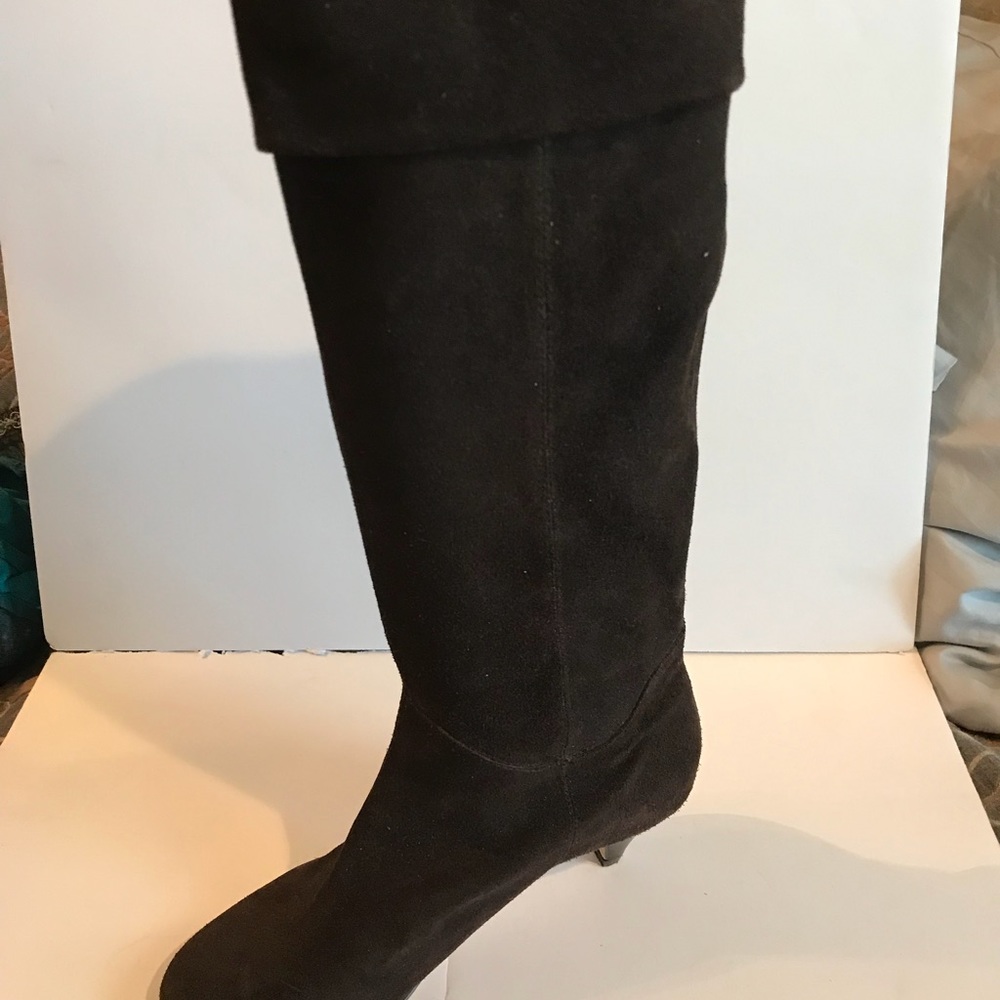 Steve Madden Brown Suede Boot. Size 7.5